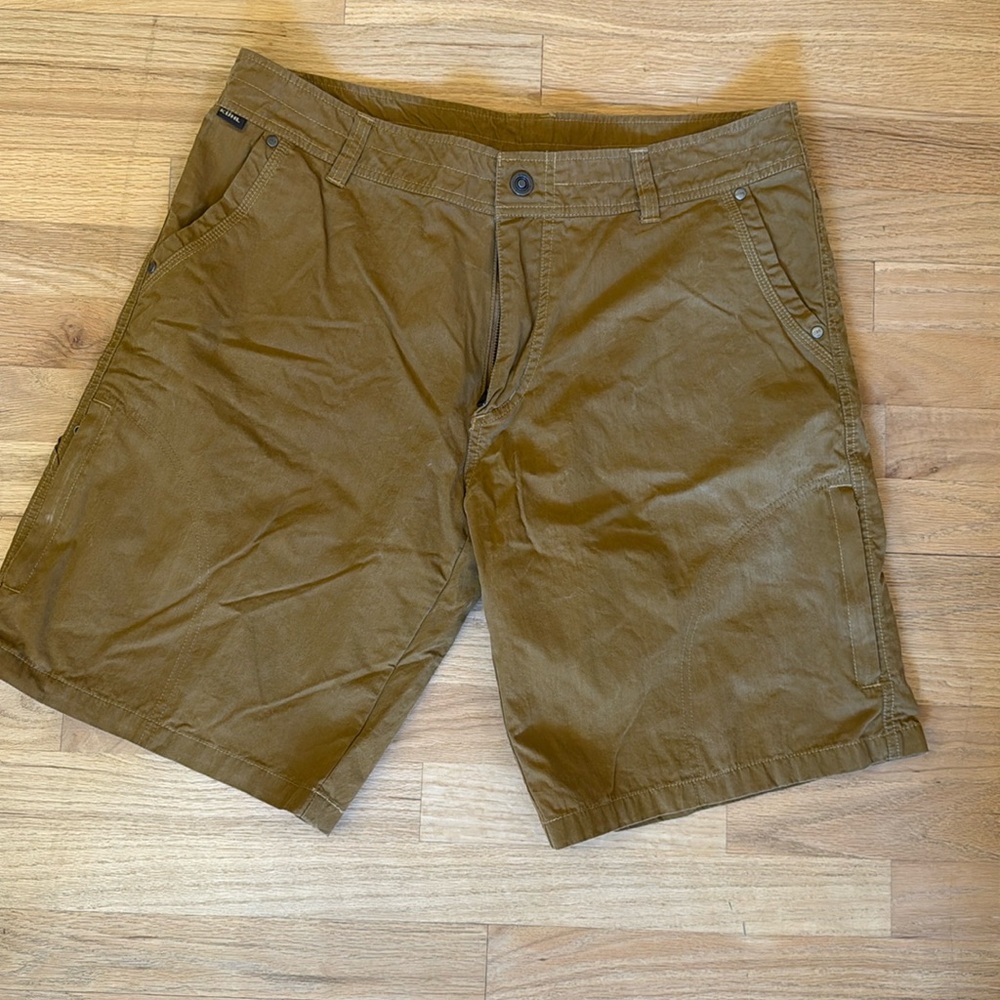 Men’s Kuhl shorts